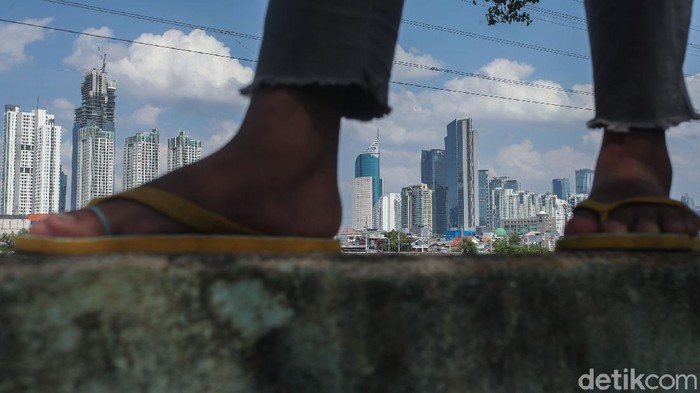 Pandemi Corona membuat sejumlah negara masuk jurang resesi. Indonesia termasuk yang diprediksi menyusul negara-negara tetangga seperti, Singapura Malaysia hingga Thailand.