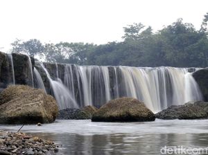 Lihat Lagi Satu-satunya Curug Kebanggaan Warga Bekasi Ini