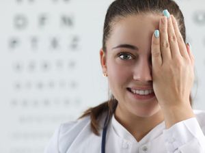 Arti Kedutan Mata Kiri Atas dan 12 Penyebabnya, Kapan ke Dokter?