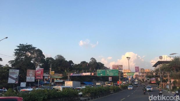 Lalin di Simpang Gadog, Bogor 21 Agustus sore