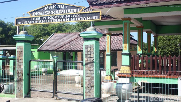 Makam Dewi Sekardadu