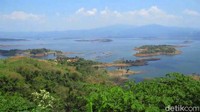 Waduk Jatigede ini sudah menjadi salah satu ikon Sumedang yang terkenal di kalangan wisatawan dan menjadi salah satu obyek wisata unggulan.