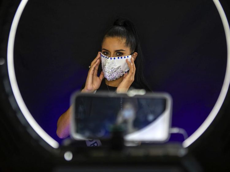 Foto: Aksi Para Finalis Kontes Kecantikan Berlomba di Tengah Pandemi Corona