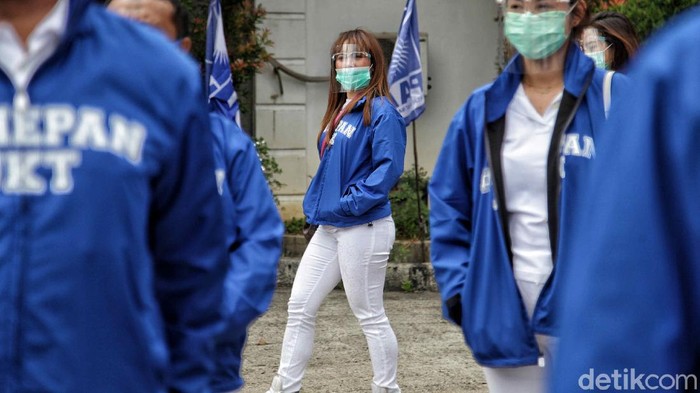 PAN Siapkan Dana Rp 2,2 M untuk UMKM Dewan Pengurus Wilayah (DPW) PAN DKI Jakarta mencari 22 pengusaha atau warga Ibu Kota yang ingin membuka usaha. Hal itu dilakukan dalam rangka HUT PAN ke-22.