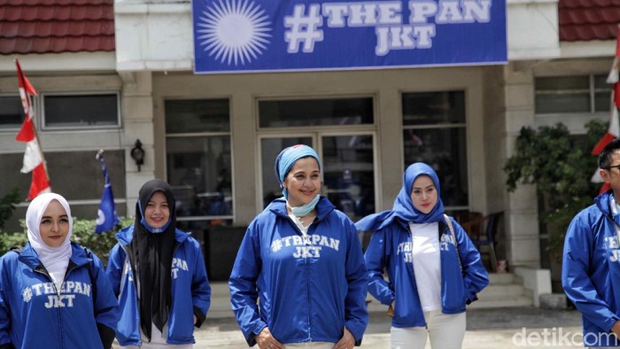 PAN Siapkan Dana Rp 2,2 M untuk UMKM Dewan Pengurus Wilayah (DPW) PAN DKI Jakarta mencari 22 pengusaha atau warga Ibu Kota yang ingin membuka usaha. Hal itu dilakukan dalam rangka HUT PAN ke-22.