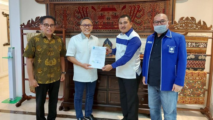 Penyerahan surat rekomendasi PAN ke Mashuri Pilkada Bungo Jambi