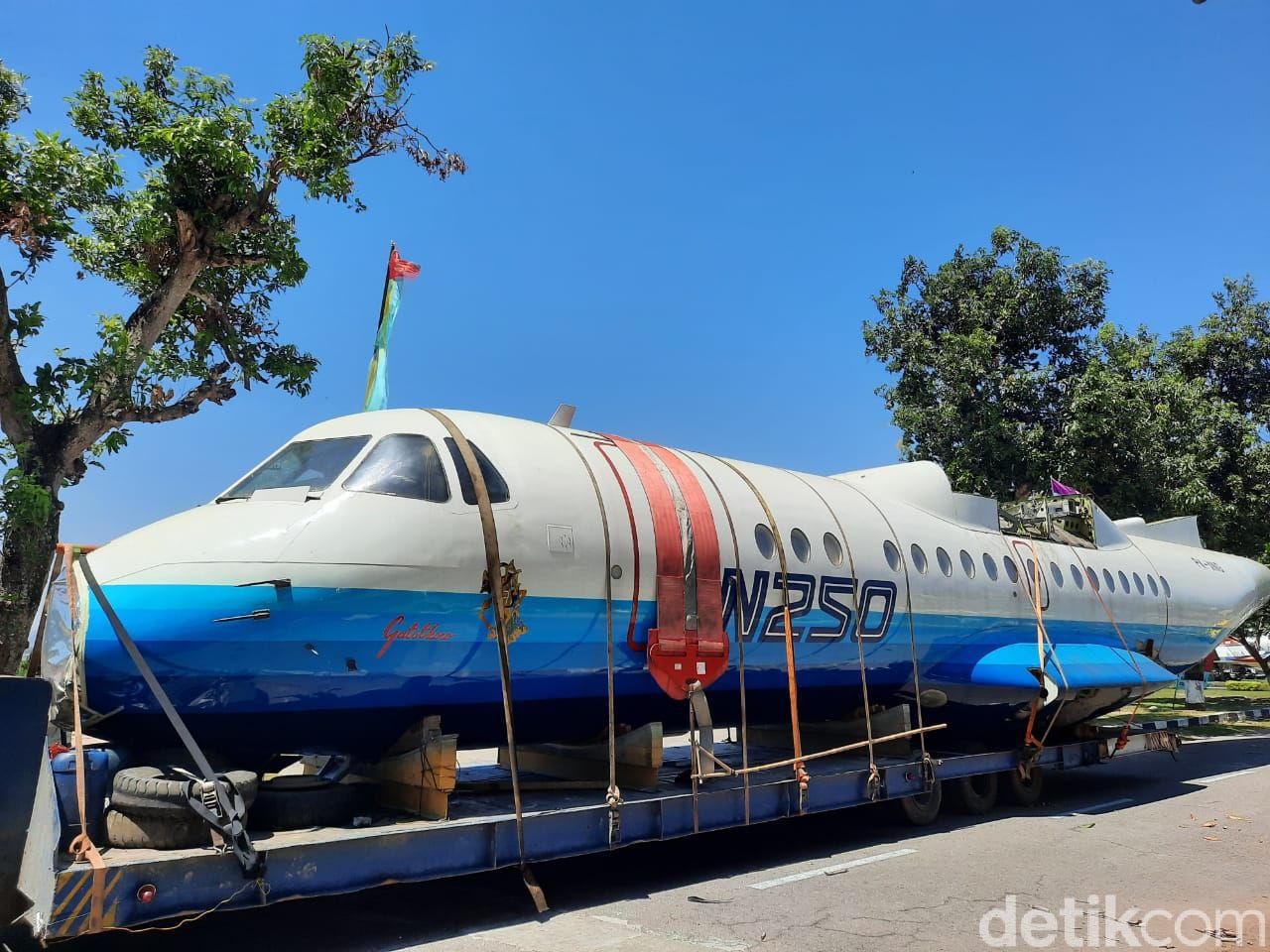 Pesawat N250 Gatotkaca karya Habibie tiba di Museum Dirgantara TNI AU Yogyakarta