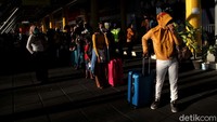 Begini antrean calon penumpang di kawasan Terminal Penumpang Tanjung Priok, Jakarta Utara, Jumat (21/8/2020).