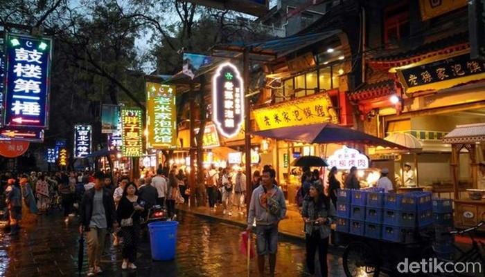 Shopping Street Muslim Xian