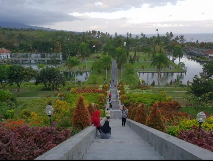 Taman Ujung Soekasada Bali