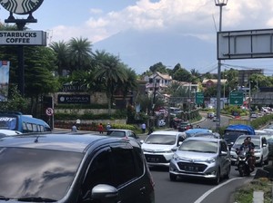 Jalur Puncak Tersendat, Ada Razia Surat Keterang Rapid Test Antigen