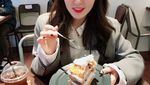 10 Momen Kuliner Wendy Red Velvet yang Jago Bikin Kue