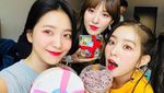 10 Momen Kuliner Wendy Red Velvet yang Jago Bikin Kue