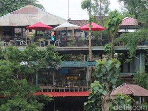 Wisata Alam Kediri Masih Tutup, Warga Kunjungi Kafe di Kaki Gunung