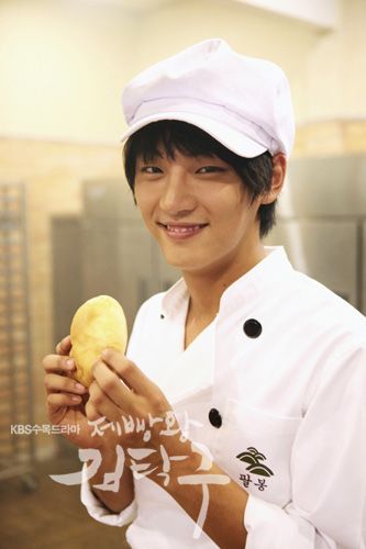 Yoon Shi Yoon sebagai Kim Tak Goo