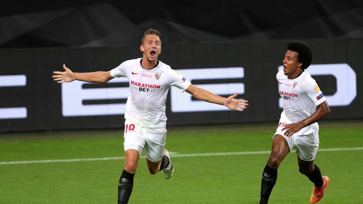 Luuk de Jong memegang peran krusial di balik keberhasilan Sevilla merengkuh gelar Liga Europa (Foto: Getty Images/Pool)