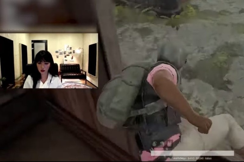 Sama saja seperti manusia pada umumnya, idol K-Pop juga suka main video game, sebut saja namanya Lisa Blackpink dan Hayoung Apink. Siapa lagi lainnya?