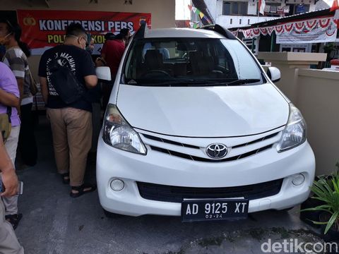 barang bukti pembunuhan 4 sekeluarga di sukoharjo