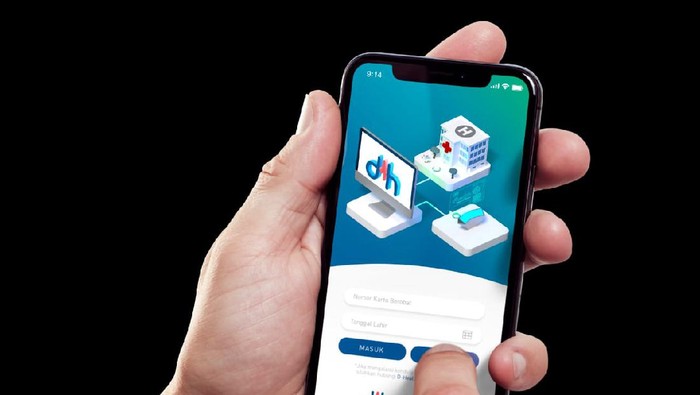 Pemanfaatan teknologi big data dan artificial intelligence (AI) bisa membuat rumah sakit pintar yang dapat mengatasi permasalahan kesehatan di Indonesia, seperti pandemi COVID-19 yang saat ini terjadi, salah satunya menggunakan teknologi DHealth.