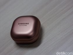 Galaxy Buds Live, TWS Unik Berdesain Mirip Kacang Merah