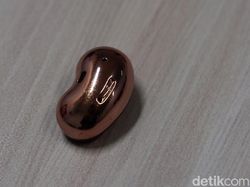 Galaxy Buds Live, TWS Unik Berdesain Mirip Kacang Merah