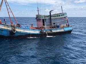 Tanpa Perlawanan, 2 Kapal Asing Illegal Fishing Diamankan di Laut Natuna