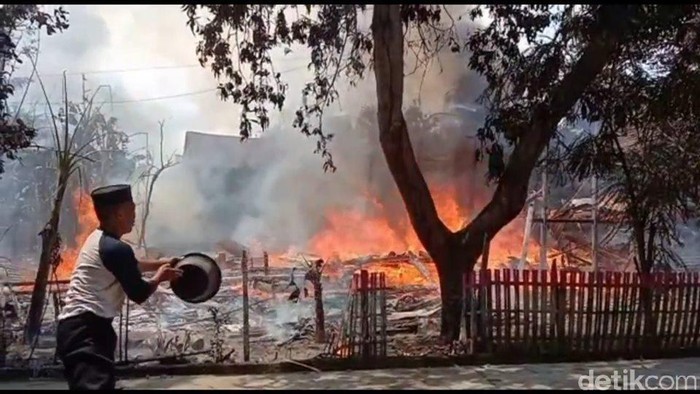 Kebakaran Hanguskan Rumah  dan Barang Antik Warga di  Polman