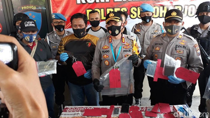 keterangan polisi kasus penemuan 4 mayat sekeluarga di sukoharjo