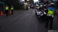 Pengunjung diperkirakan akan semakin bertambah menjelang malam hari. Untuk mengantisipasi peningkatan, polisi juga akan melakukan pengalihan arus lalu lintas ke ruas Jalan Sersan Bajuri.