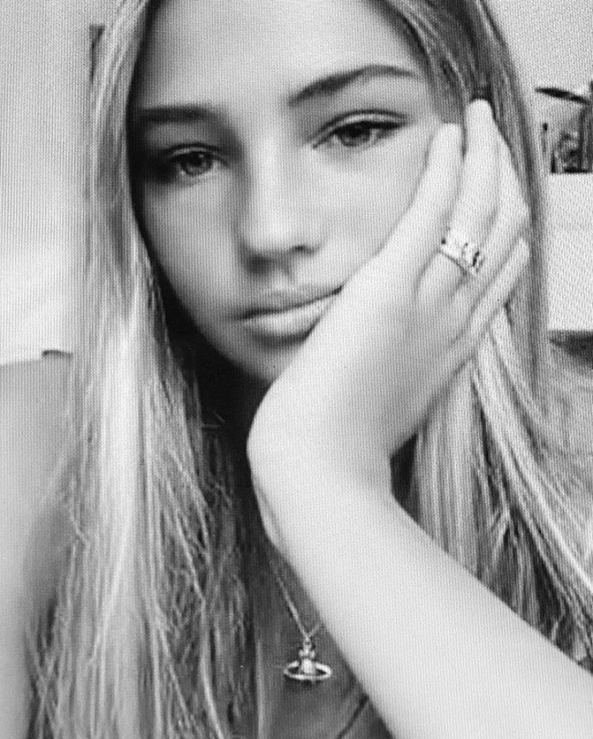 Banyak yang memprediksi gadis cantik ini akan menjadi model sukses di masa depan. Foto: Instagram @mimimoocher