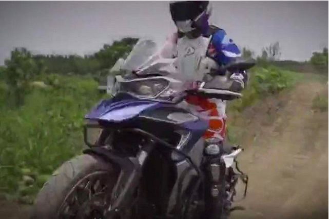 Motor Petualang Benelli TRK 800