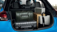 Fitur keselamatan lainnya, ada tujuh airbag (depan, samping, tirai dan lutut pengemudi), Vehicle Stability Control (VSC), traction control, Hill-start Assist Control (HAC), ABS, EBD, brake assist, kamera parkir belakang (tidak ada di tipe Entry) dan pengingat penggunaan seatbelt di semua kursi. Foto: dok. Toyota Thailand