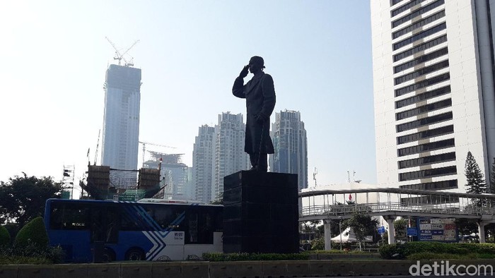 Patung Jenderal Sudirman.