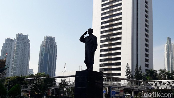 Patung Jenderal Sudirman.