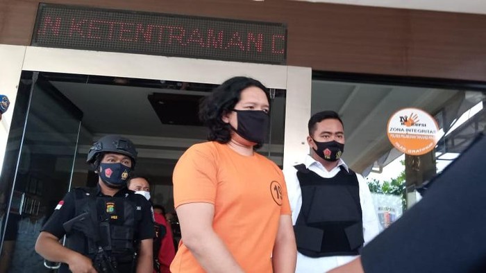 Penampakan Drummer J-Rocks yang Ditangkap Terkait Ganja