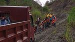 Melihat Perjuangan Terangi 2 Desa Terpencil di Buru Selatan