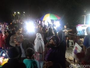 Malam Minggu, Petugas Razia Taman Kota Kuningan yang Dipadati Warga