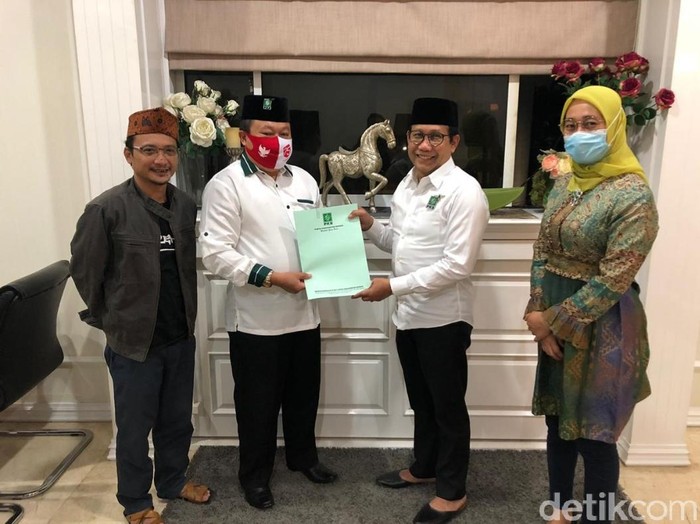 PKB merekomendasikan Henry Pradipta Anwar-Yasin Hermanto untuk Pilwali Blitar 2020. Dengan turunnya rekom ini, maka petahana yang diusung PDIP-Gerindra dipastikan mendapat lawan.