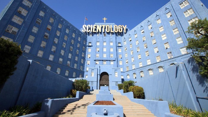 Scientology, mendengar namanya saja sudah cukup menarik. Apalagi, Scientology banyak dianut oleh seleb Hollywood seperti Tom Cruise, Elisabeth Moss, dan John Travolta. Lantas, apa itu Scientology?