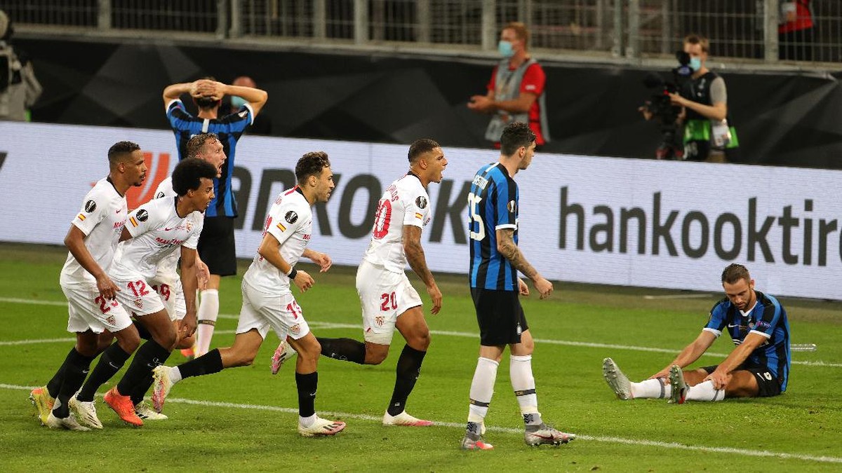 Sevilla juara Liga Europa 2019/2020 usai kalahkan Inter Milan 3-2 di final. (Foto: Getty Images/Pool)
