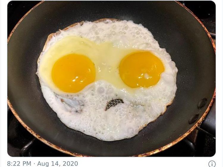 10 Telur Mata Sapi Buatan Netizen Ini Berbentuk Alien hingga Monster