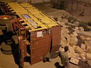 Truk Pengangkut Bansos Bandung Barat Terguling hingga Kardus Berserakan