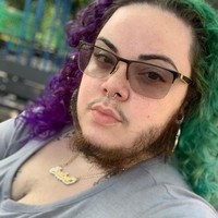 Gangguan hormon tersebut yang membuat wajah Alma ditumbuhi jenggot. Bulu-bulu di wajahnya mulai tumbuh ketika usianya 15 tahun. Selama bertahun-tahun wanita 27 tahun itu mencukur jenggotnya karena terlalu malu dengan penampilannya yang seperti pria.  Foto: dok. Instagram