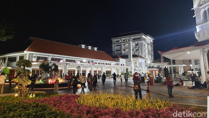alun-alun surabaya