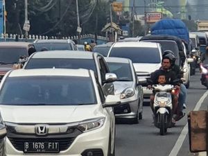 Lalin dari Puncak Bogor ke Jakarta Padat Merayap Jelang Petang