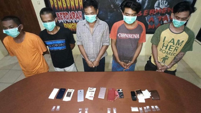BNNK Polman tangkap 5 warga yang diduga edarkan narkotika jenis sabu