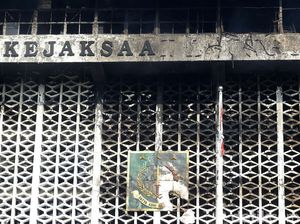 Tim Labfor Ambil CCTV di Gedung Kejagung yang Terbakar Guna Selidiki Asal Api