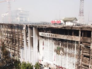 Ruang-ruang Berselimut Jelaga dari Markas Besar Para Jaksa
