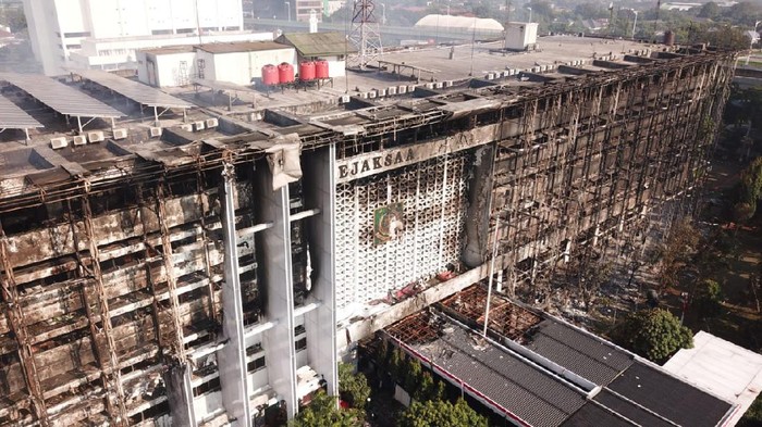 Gedung Kejaksaan Agung Habis Terbakar