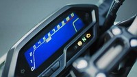 Honda juga menyematkan panel cluster full-digital, yang memiliki 5 tingkat penyesuaian kecerahan dan menunjukkan banyak informasi, termasuk voltase baterai dan indikator posisi gigi. Foto: Honda Two Wheeler